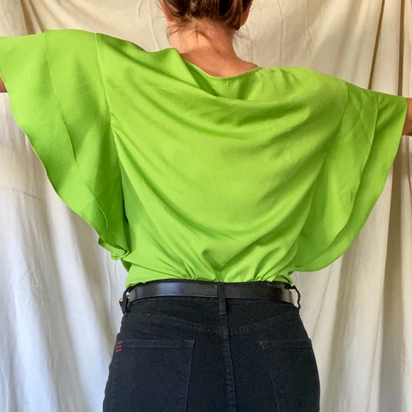Layered, wing-sleeve green top - Picture 3 of 4
